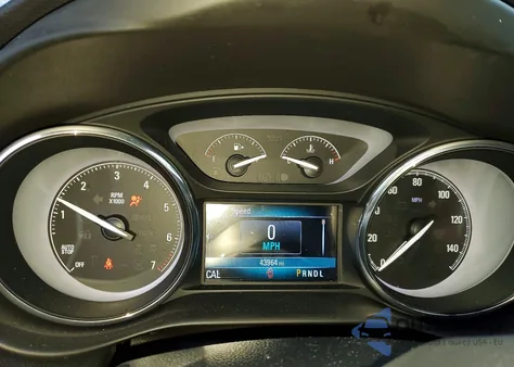 2020 Buick Envision Essence z USA, uszkodzony, nr VIN LRBFXCSA0LD085236